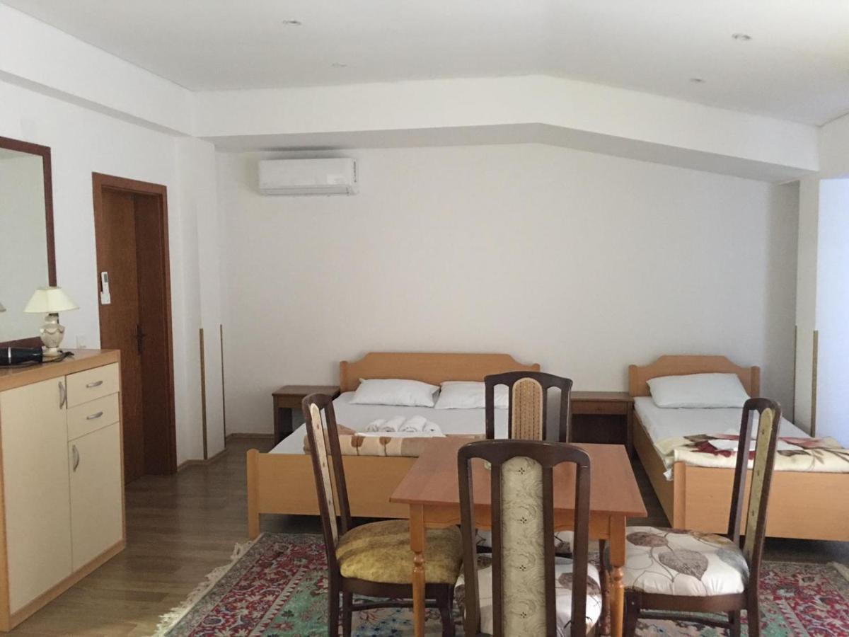Hotel Diplomat Струга Экстерьер фото
